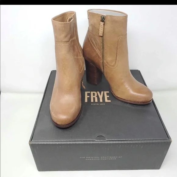 SOLD‼️ Frye Boots Parker Tan Leather Heeled Ankle Boot - Picture 2 of 9
